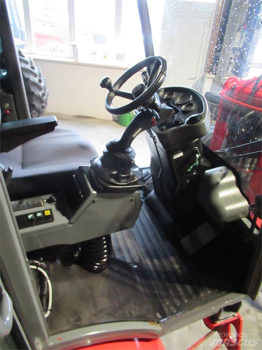 Weidemann 3070 CX60 프론트 로더 및 굴착기