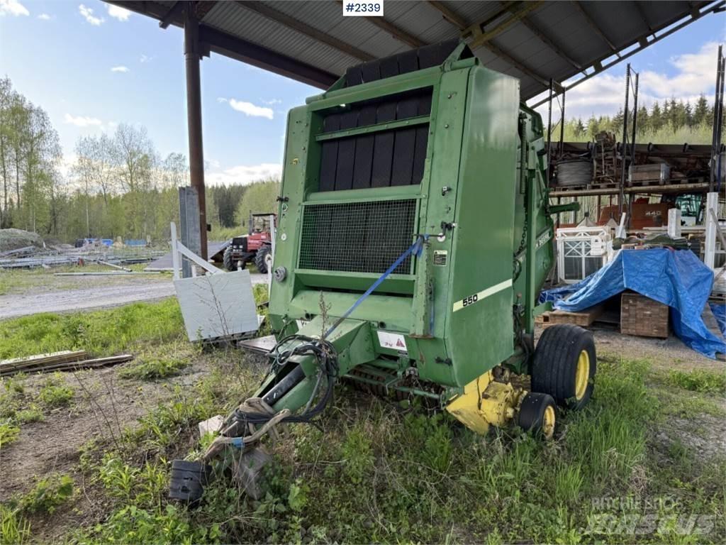 John Deere 550 원형 곤포기