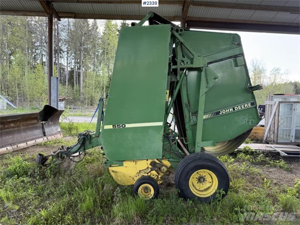 John Deere 550 원형 곤포기