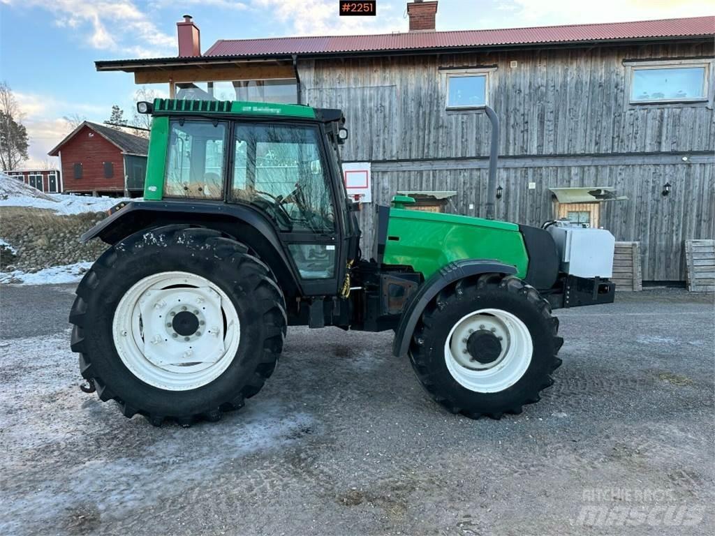 Valtra X110 트랙터