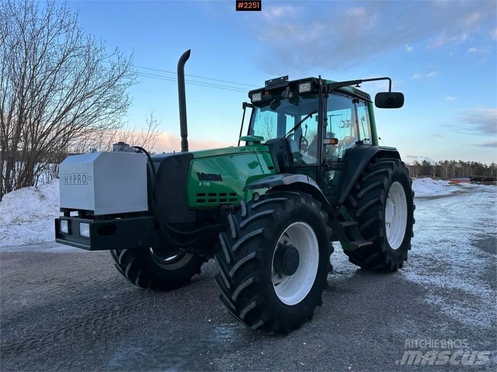 Valtra X110 트랙터