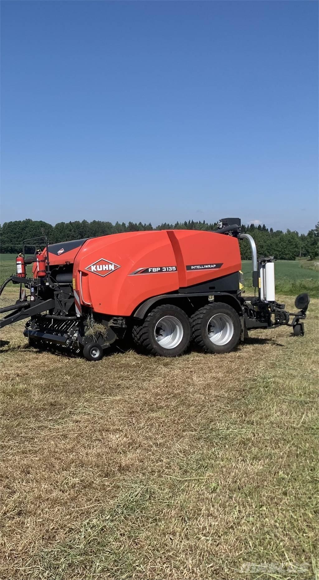 Kuhn FB 3135 원형 곤포기