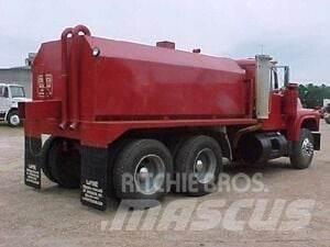 Mack R690ST 급수차