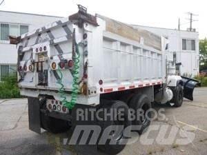 Mack RD688S 제설 블레이드 및 제설기