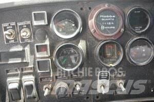 Mack RD688S 제설 블레이드 및 제설기