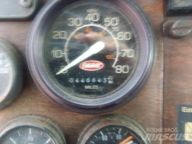 Peterbilt 377 새시 운전실 트럭