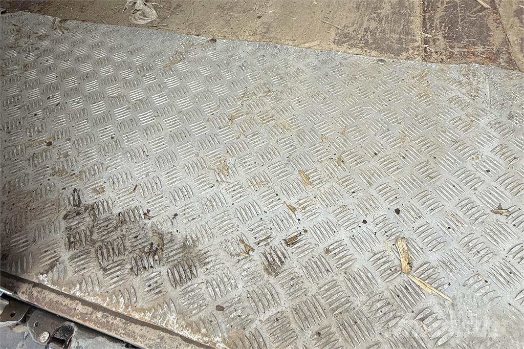 Kel-Berg 34 pl. MEGA 박스 바디 세미 트레일러