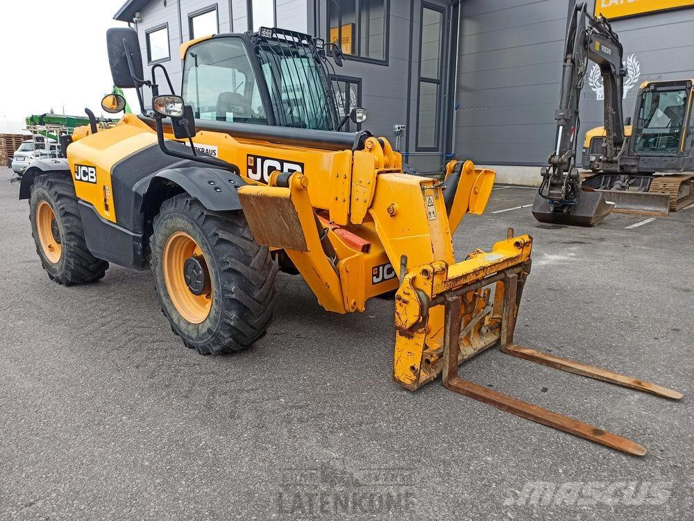 JCB 535-125 kurottaja 텔러 핸들러
