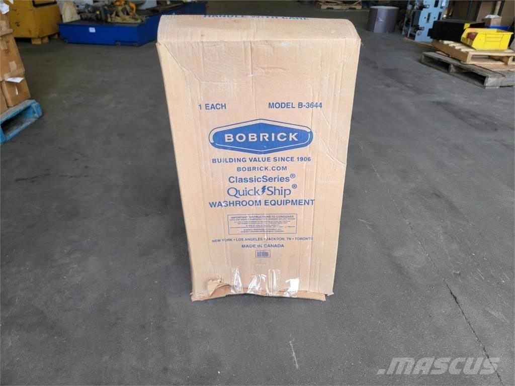  BOBRICK B-3644 팰릿 와이드 컨테이너