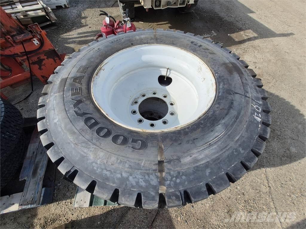 Goodyear G177 타이어, 휠 및 림