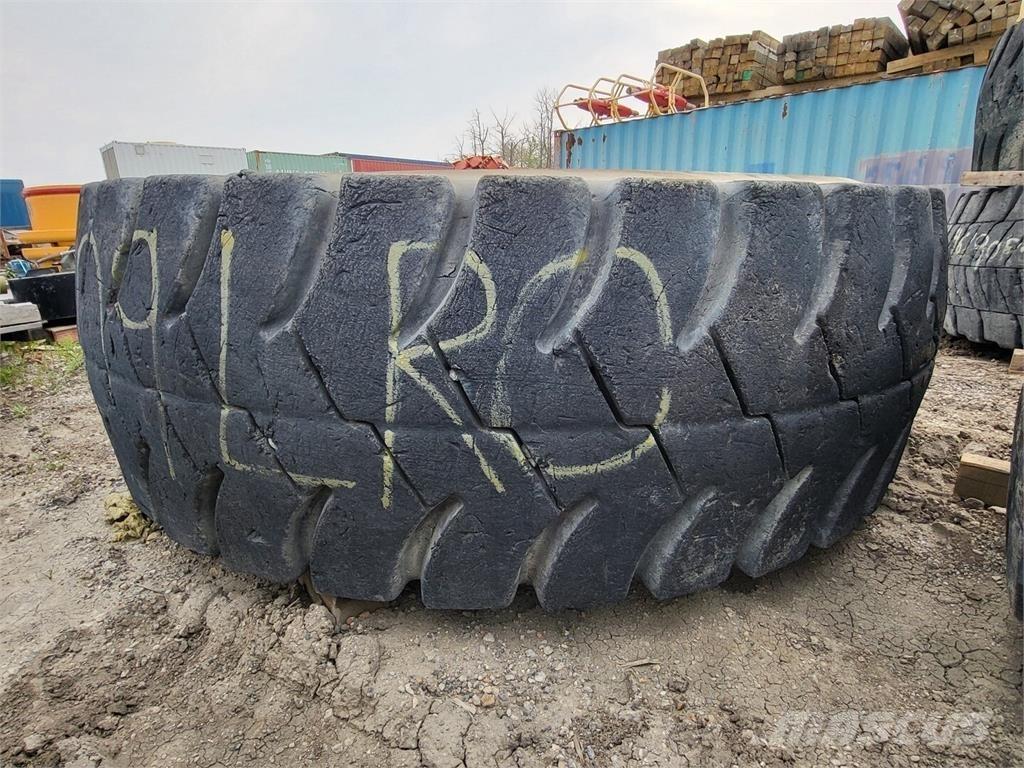 Goodyear RM-4B+ 타이어, 휠 및 림