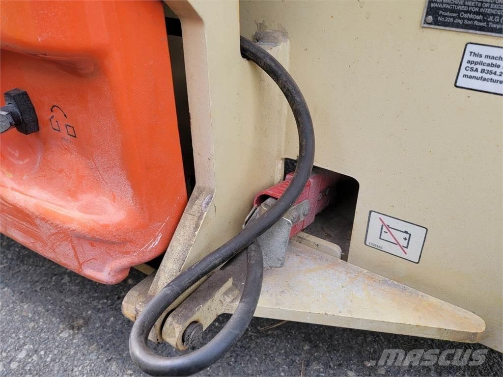 JLG 2646ES 가위형 리프트
