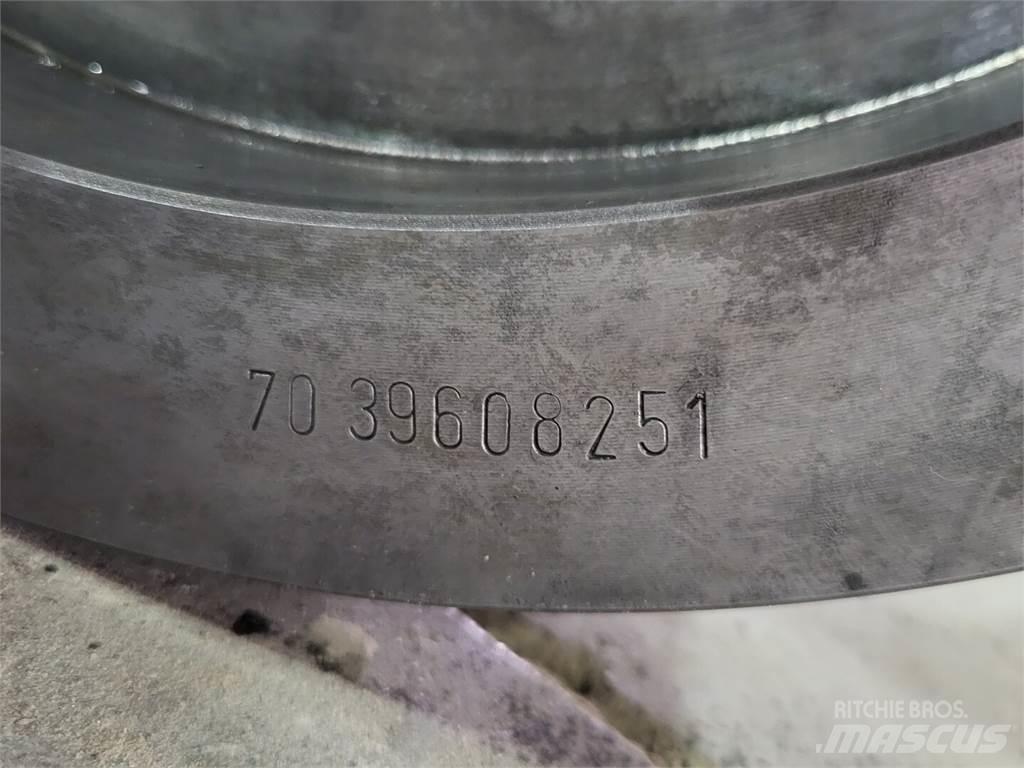 Metso HP300 크러셔