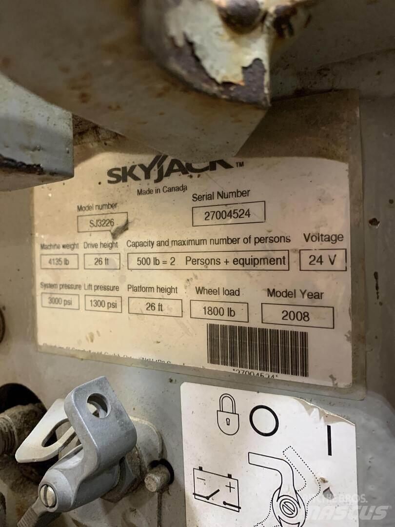 SkyJack SJIII 3226 가위형 리프트