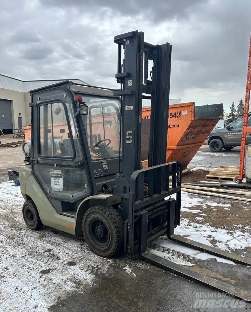 UN Forklift FL25T-JA 건설 장비 - 기타