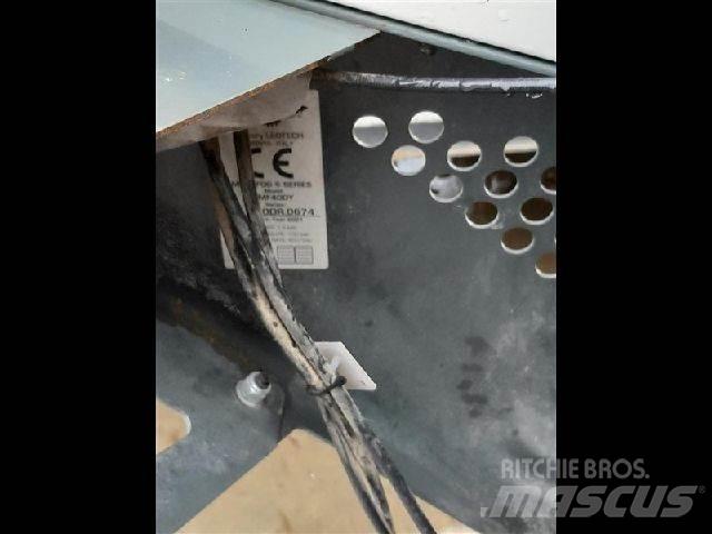 Teclinea MF40D 크러셔