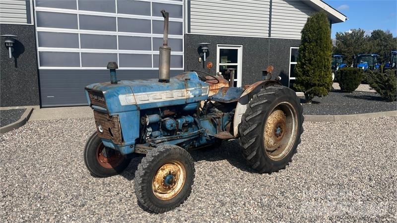 Ford 3000 트랙터