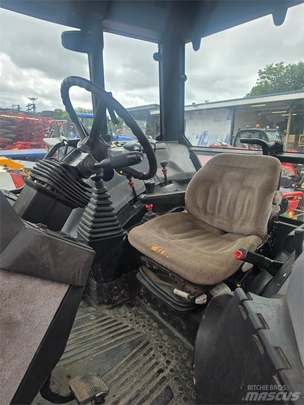 Case IH CS150 트랙터