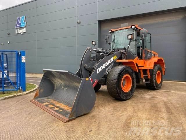 Develon DL250-5  휠로우더