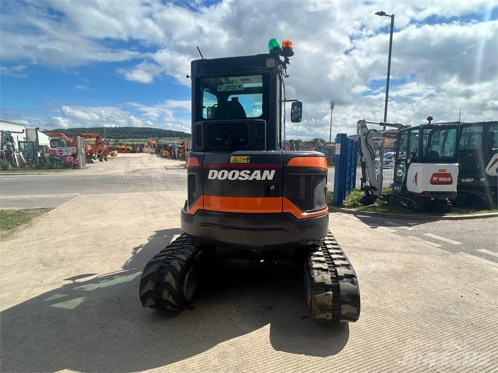 Doosan DX50z 대형 굴삭기 29톤 이상