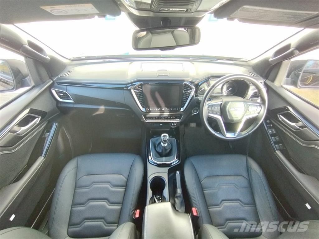 Isuzu V-Cross 픽업/드롭사이드