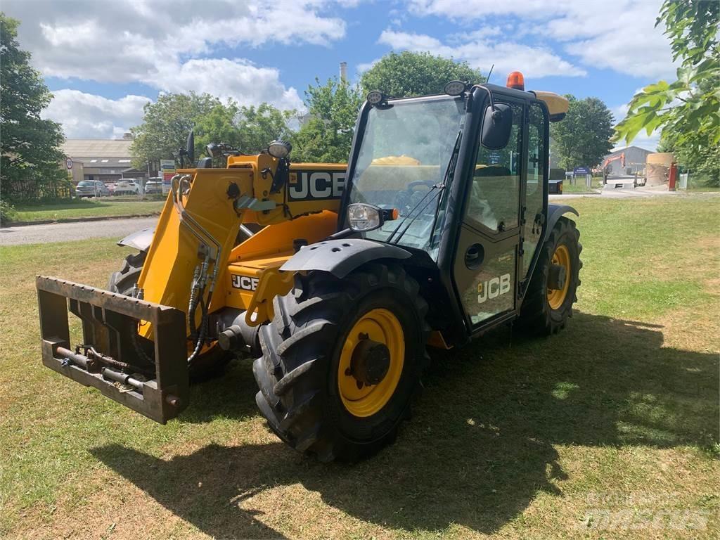 JCB 527-58 텔러 핸들러