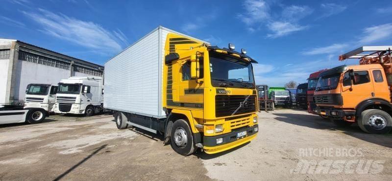 Volvo F10 탑차 트럭