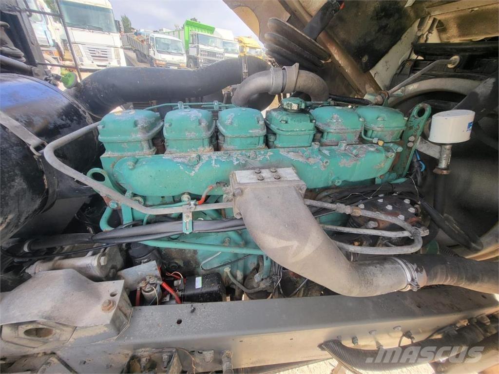 Volvo F10 덤프 트럭