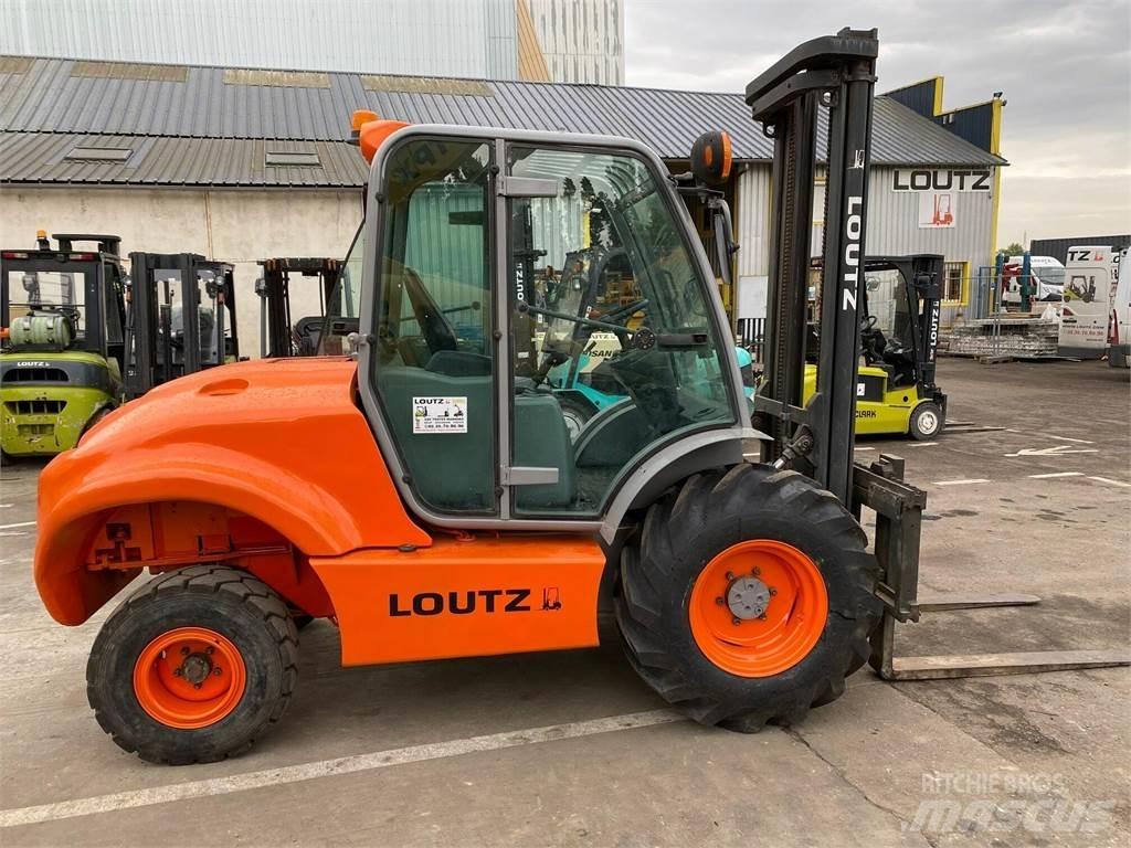 Ausa C300H 험지용 트럭