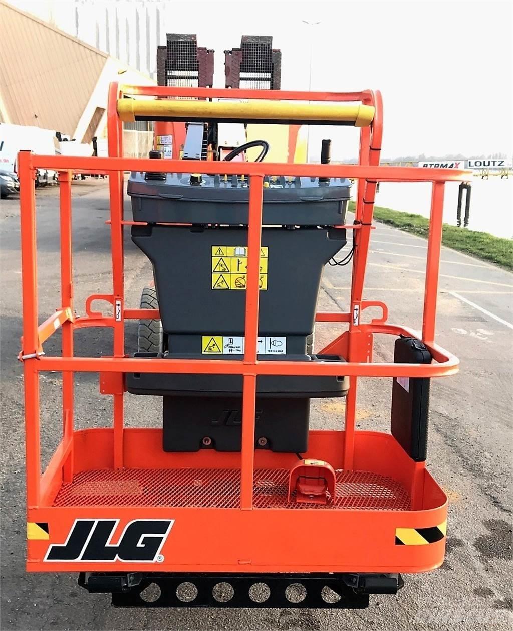 JLG E300AJ 기타 승강기와 플랫폼