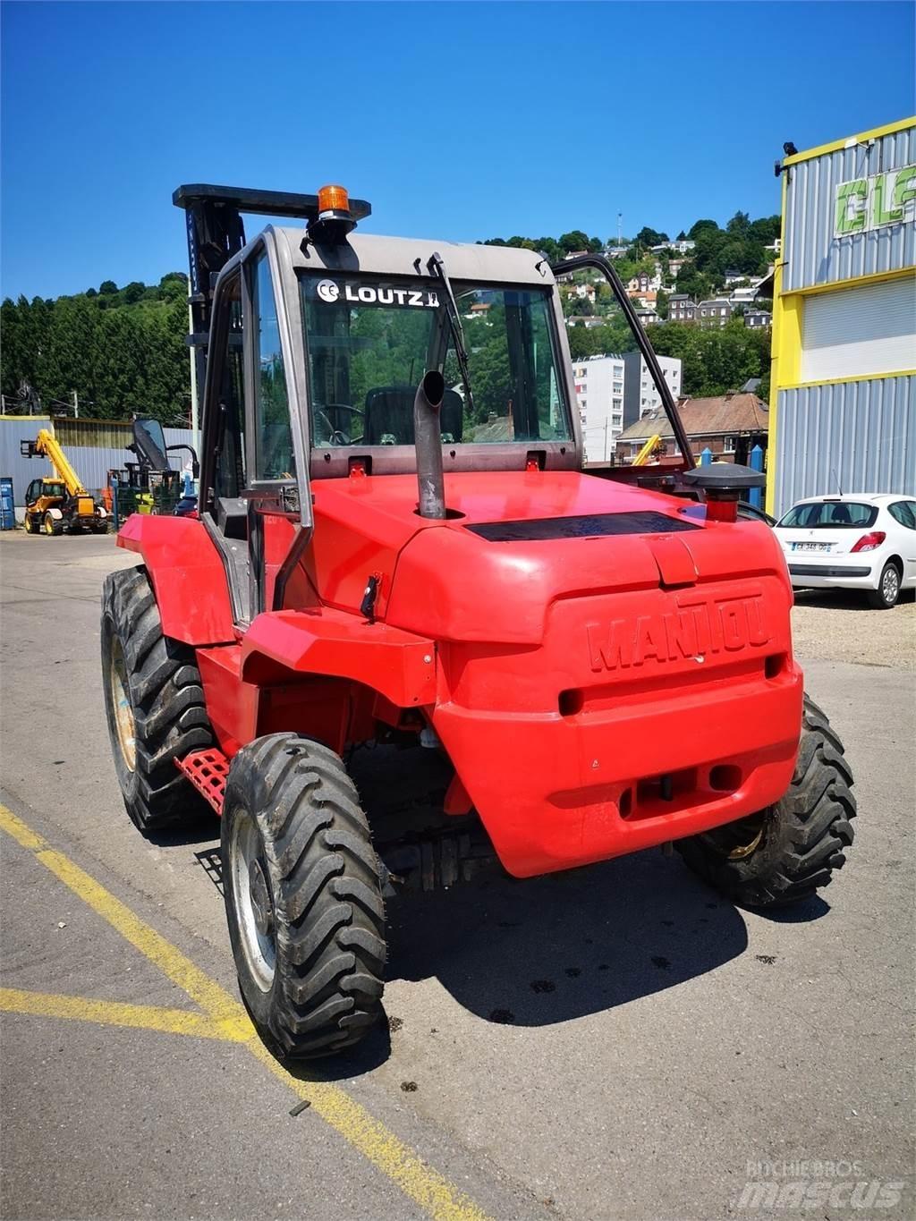 Manitou M26-4 험지용 트럭