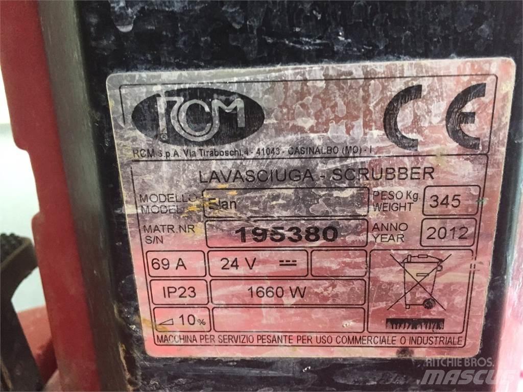 RCM ELAN 732 도로 청소차