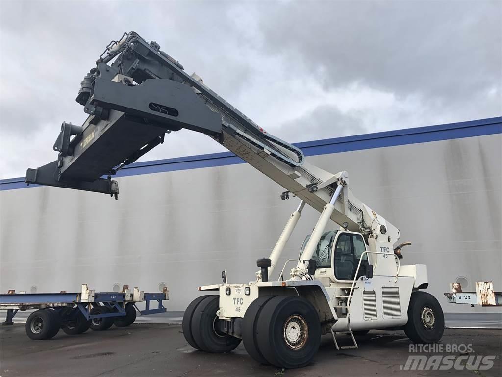 Terex TFC45 리치 스태커