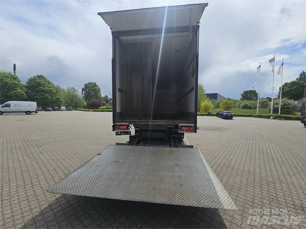 Volvo FE320 온도 조절식 트럭