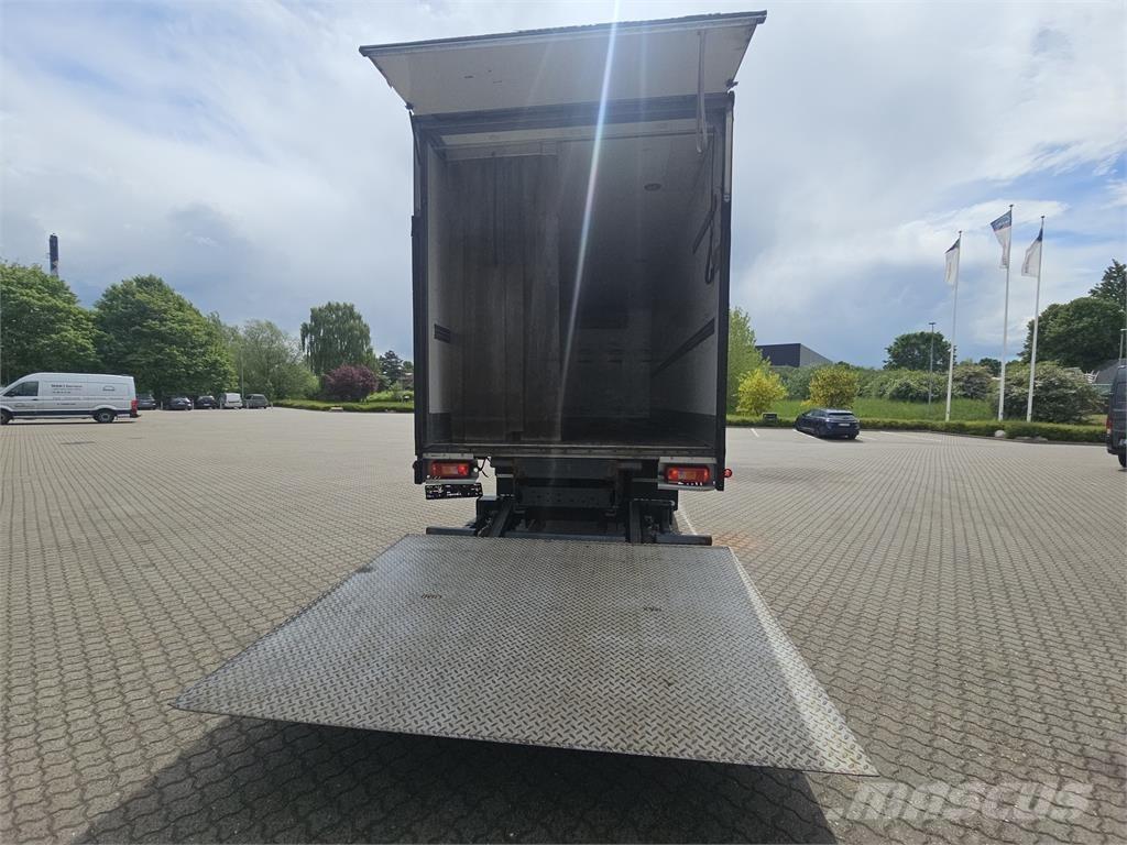 Volvo FE320 온도 조절식 트럭