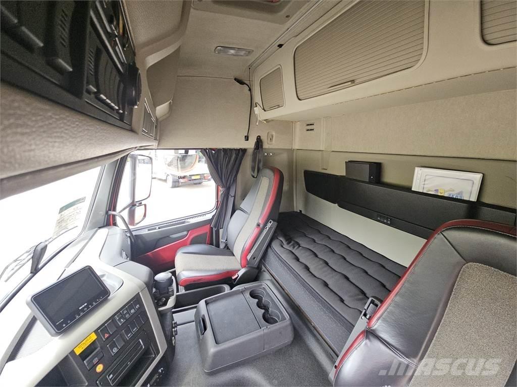 Volvo FM340 탑차 트럭
