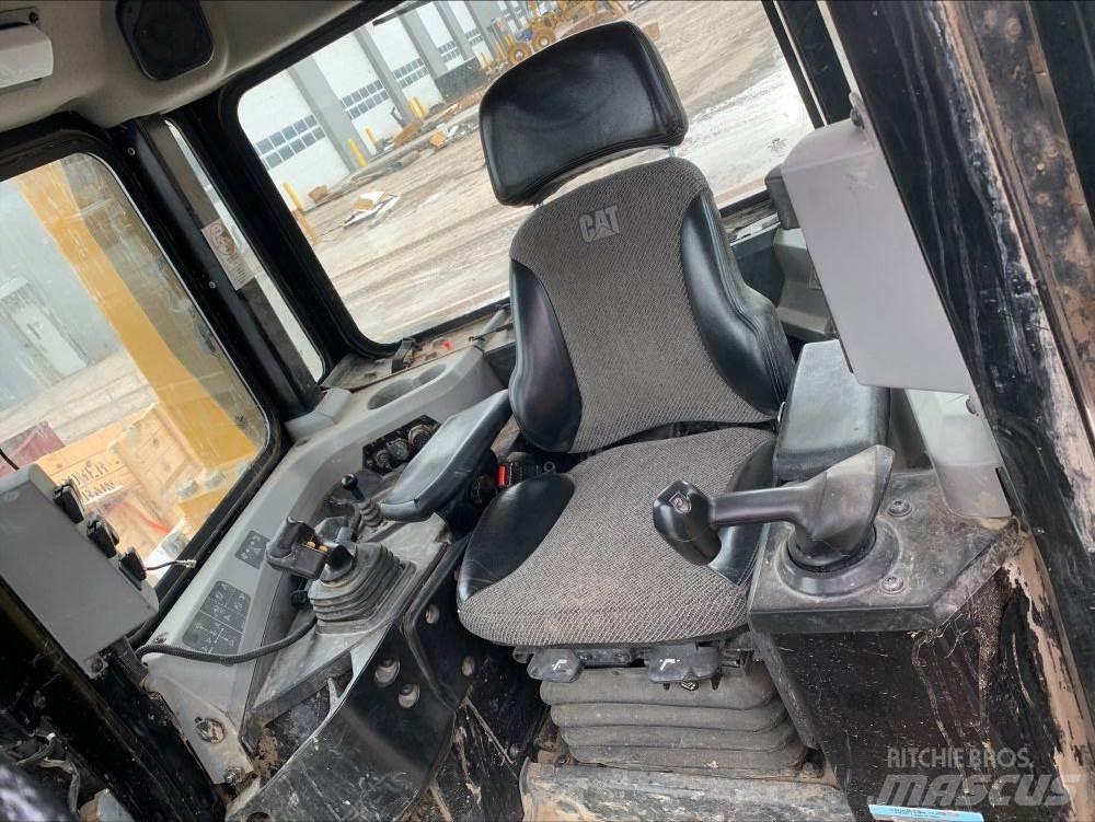 CAT D6T XW WH 크롤러 도저
