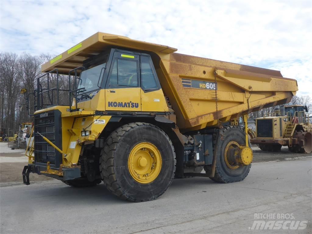 Komatsu HD605-7 초대형 덤프 트럭