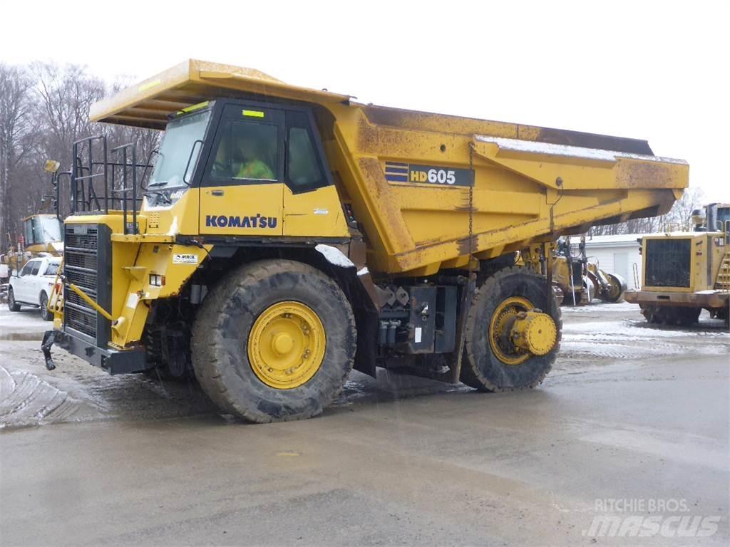 Komatsu HD605-7 초대형 덤프 트럭