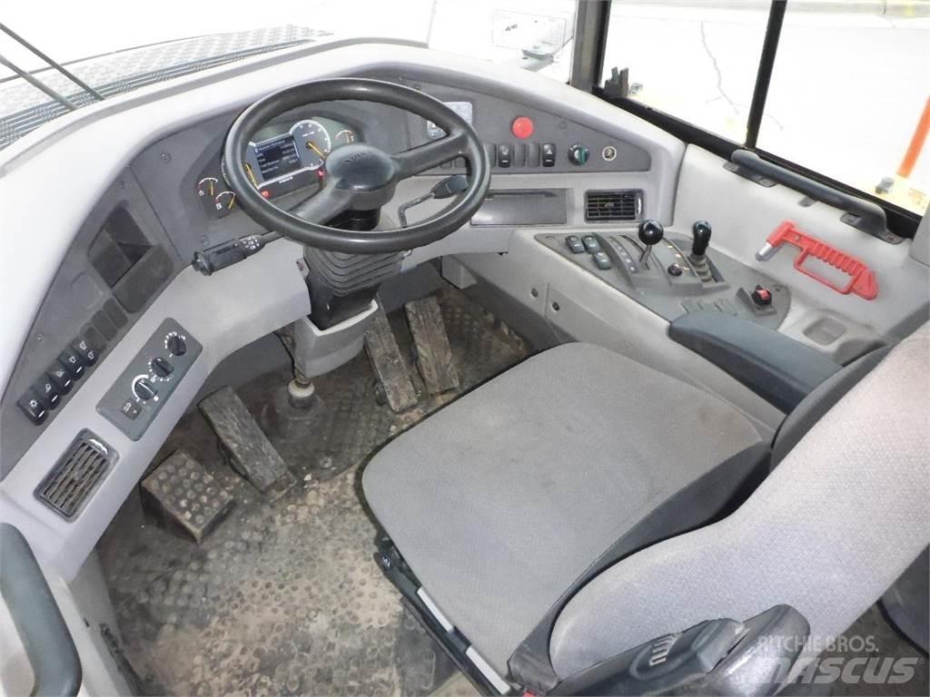 Volvo A25G 연결식 홀러