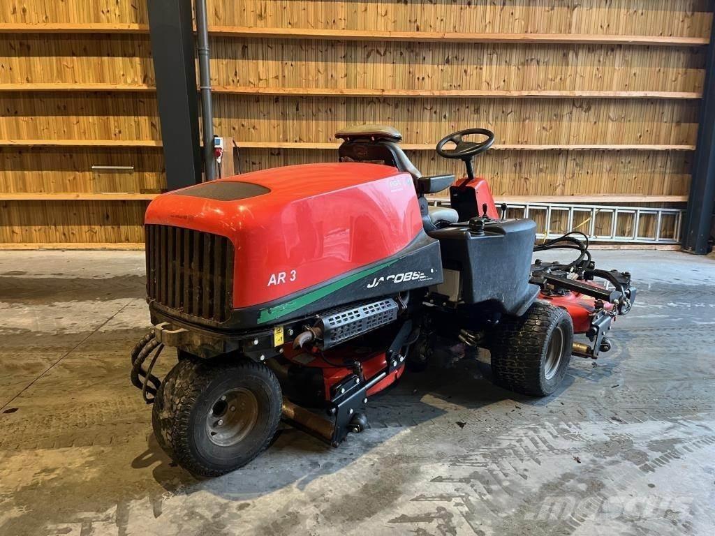 Jacobsen AR-3 탑승형 잔디깎기
