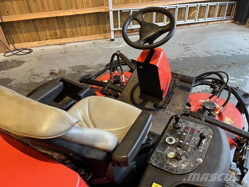 Jacobsen AR-3 탑승형 잔디깎기