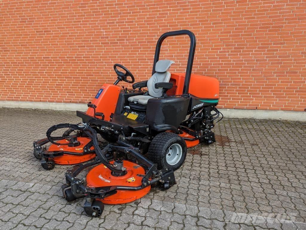 Jacobsen AR-3 탑승형 잔디깎기