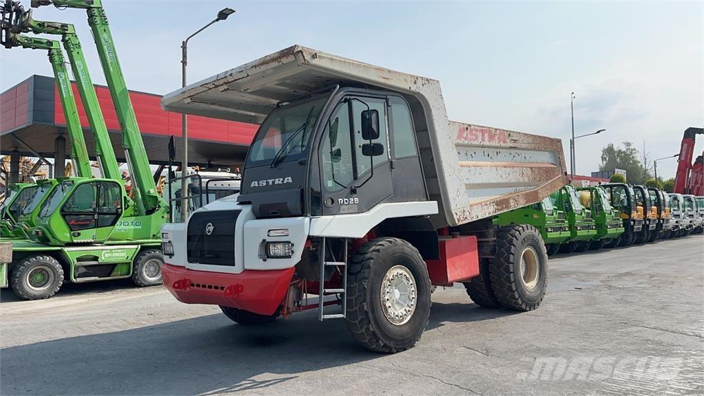 Astra RD28 4x2 건설현장 덤프트럭