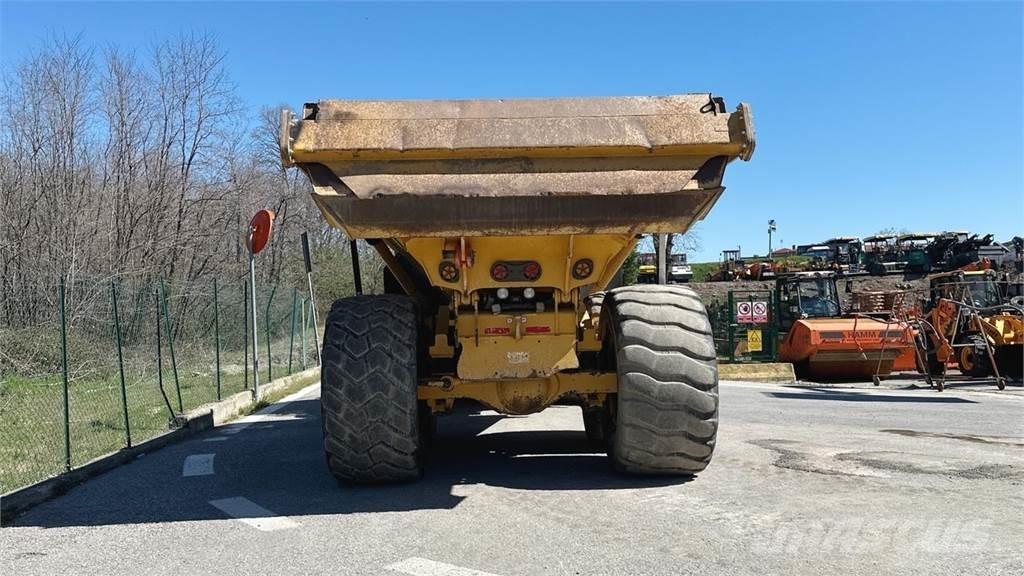 Bell B30E 6x6 건설현장 덤프트럭