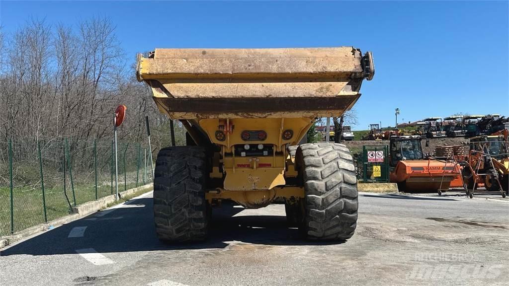 Bell B30E 6x6 건설현장 덤프트럭