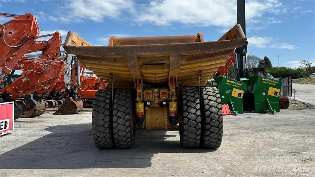 CAT 770 건설현장 덤프트럭