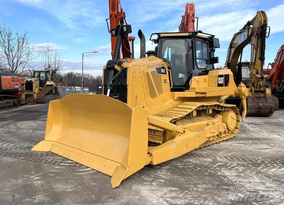 CAT D7E 크롤러 도저