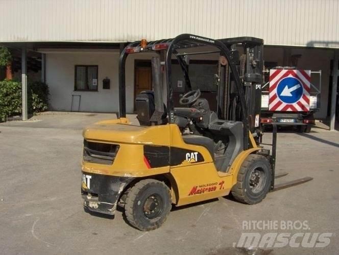 CAT DP30N 디젤 지게차