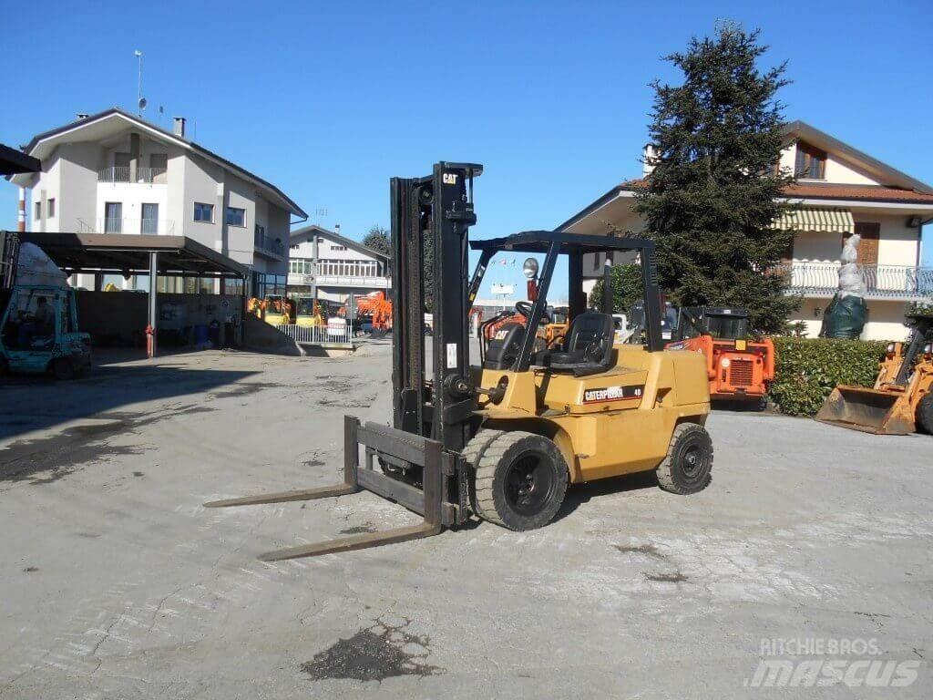CAT DP40KL 디젤 지게차